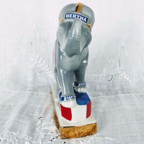 🎊H.P. Vintage “Bertha" Decanter Collectible - Picture 8 of 14